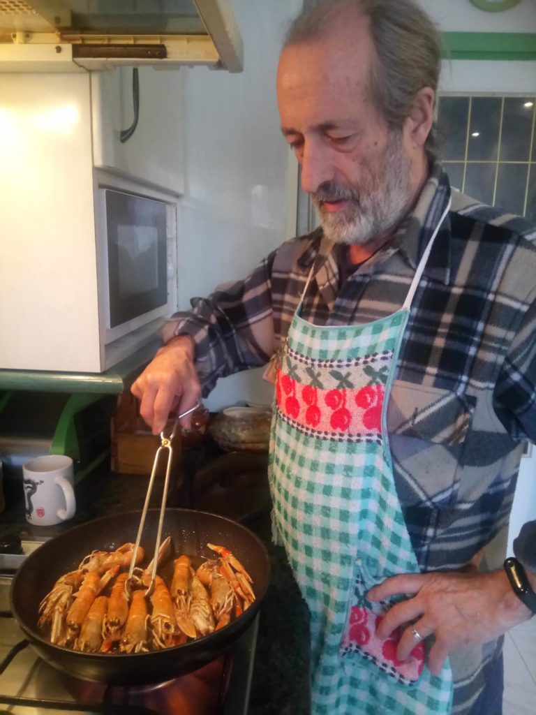 Iñaki cocinando