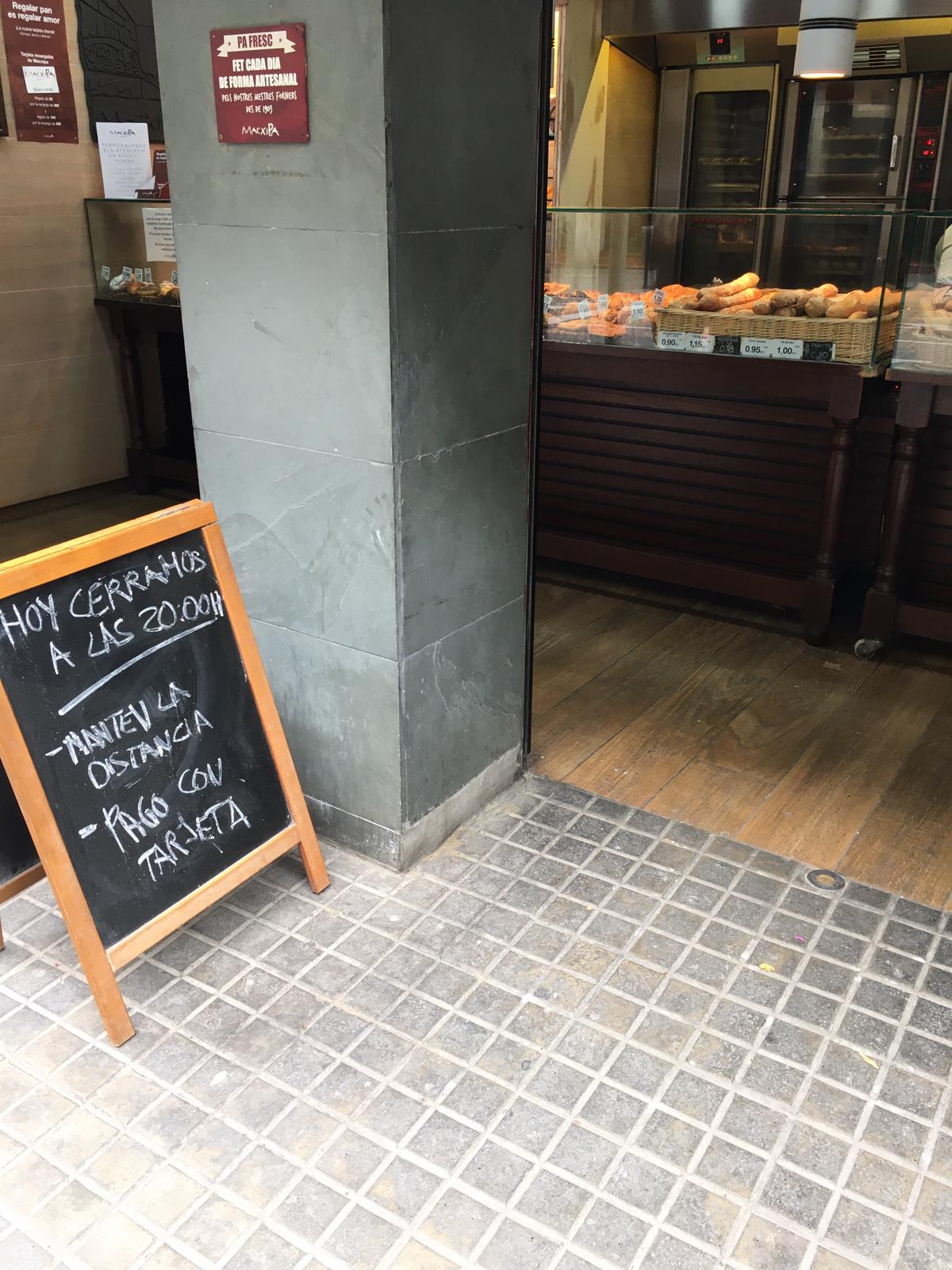 El primero en la cola del pan.