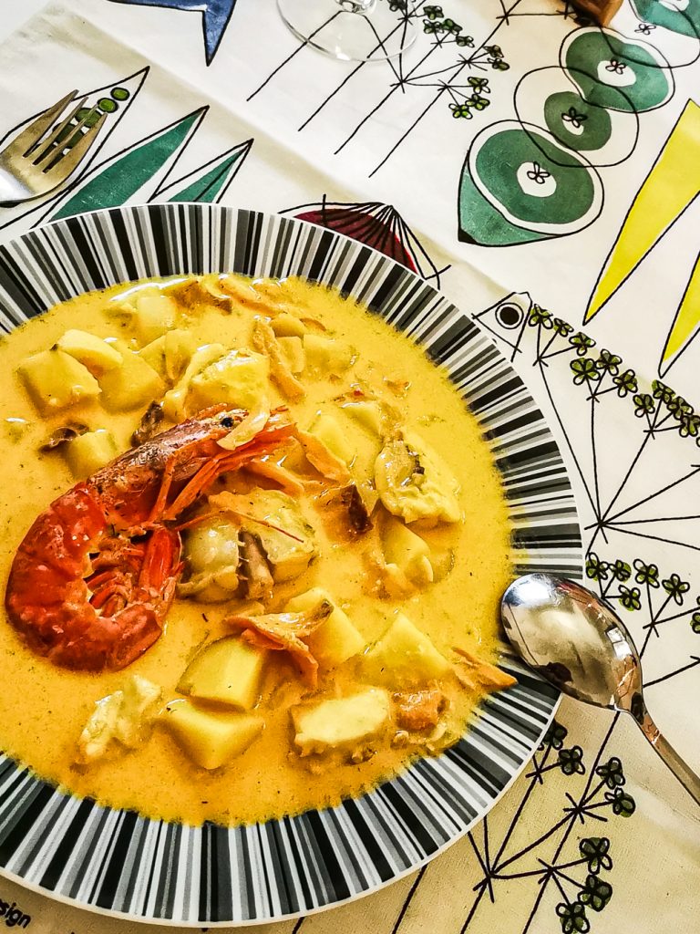 A la rica sopa de pescado