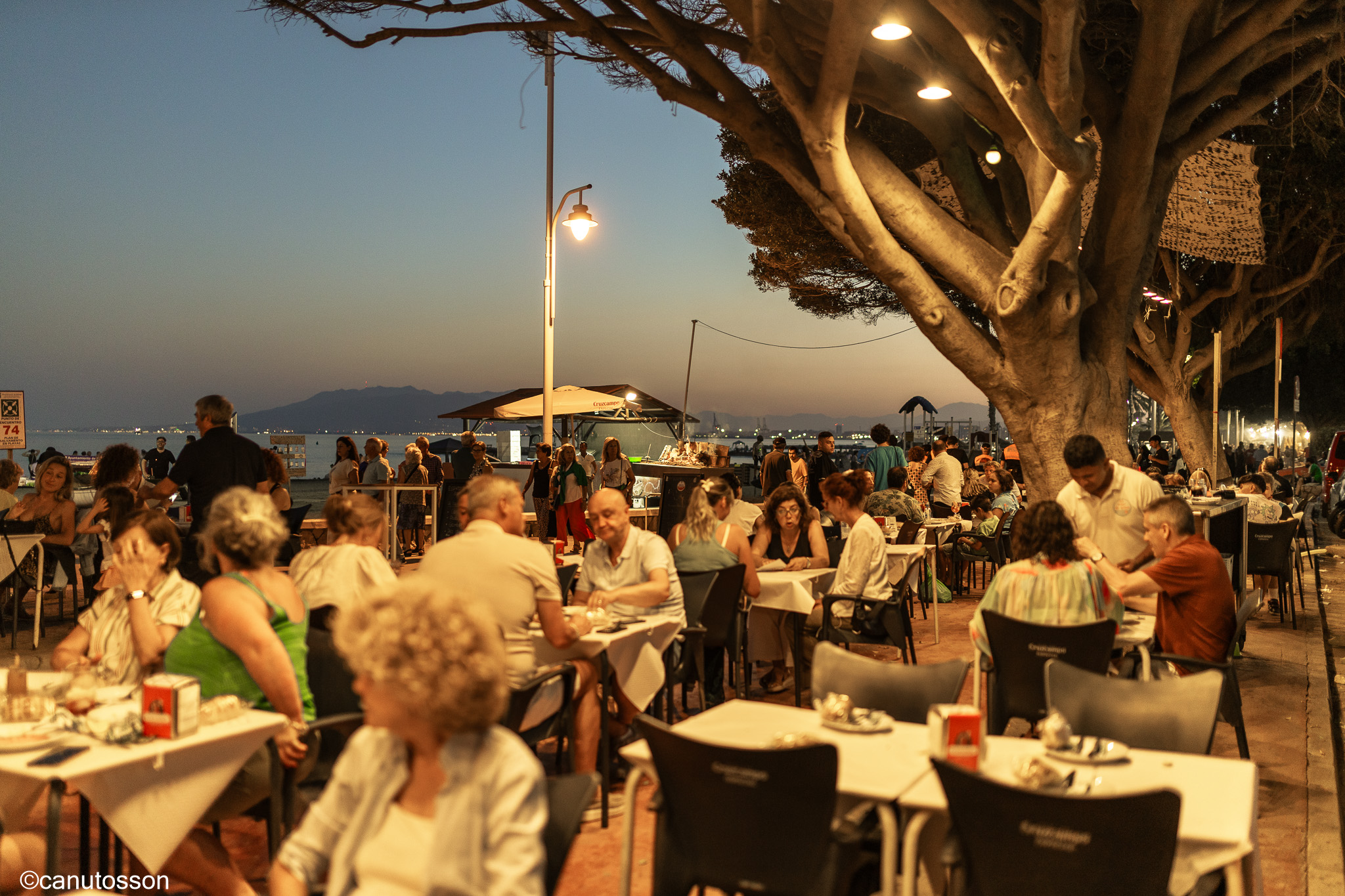 Esta noche se cena por todo lo alto.