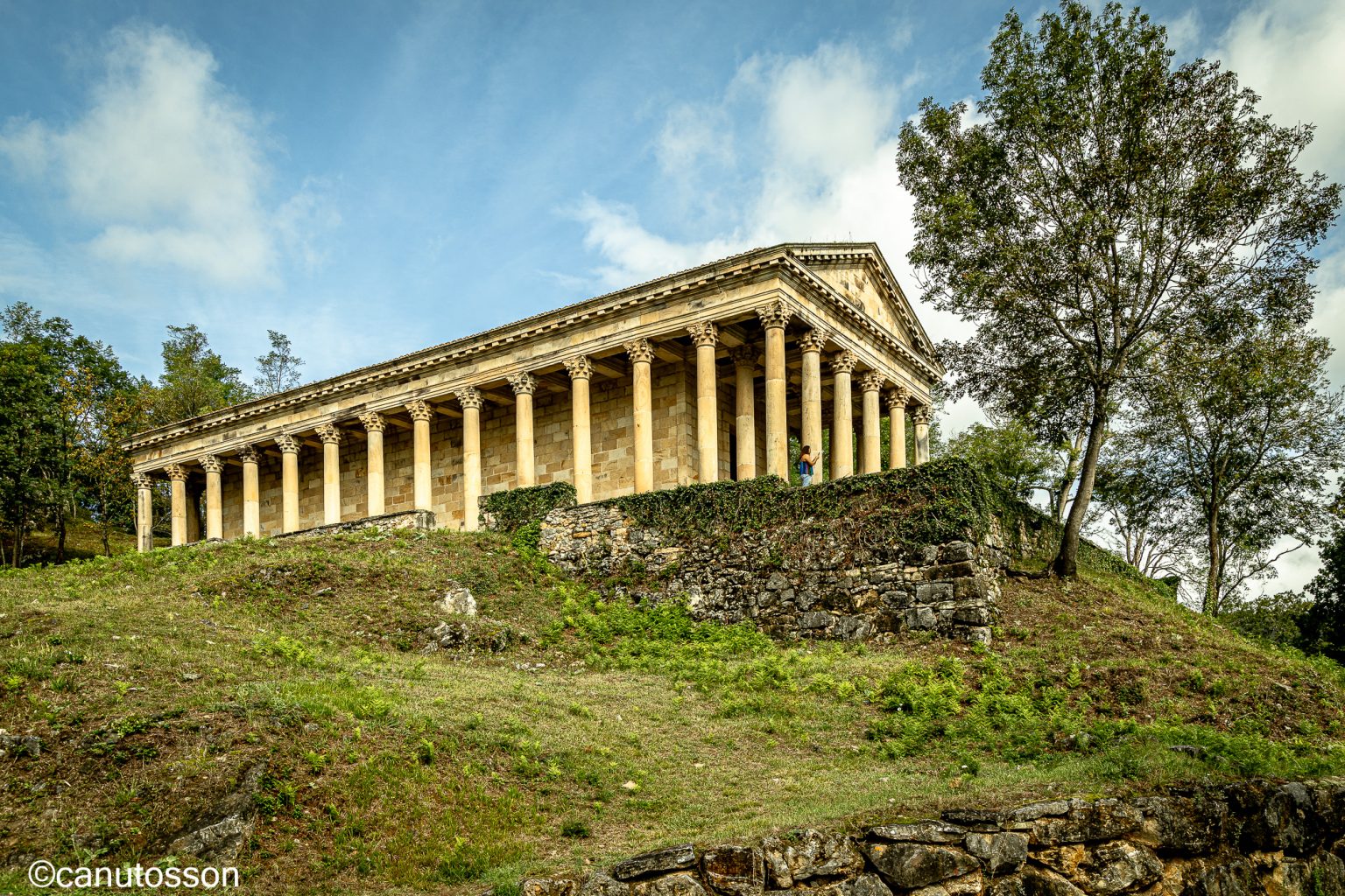 Iglesia de San Jorge en Las Fraguas, Cantabria. Popularmente llamado Partenón.