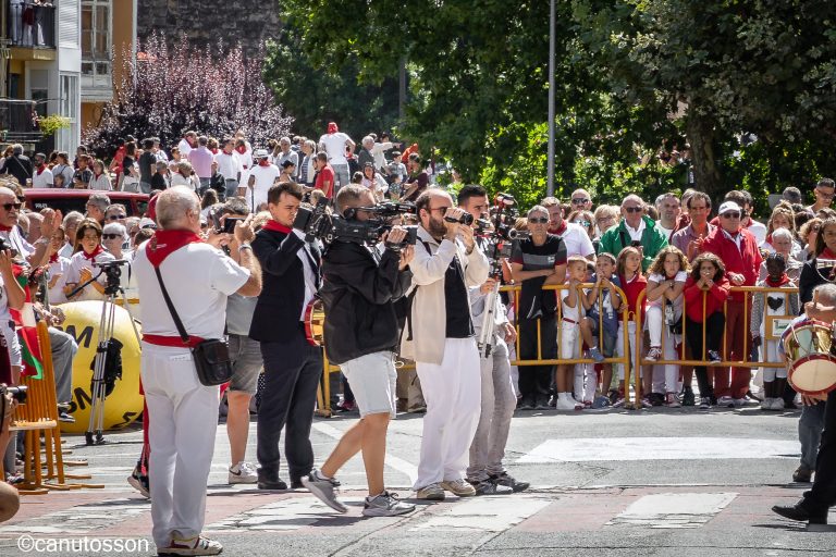 La mirada de los reporteros.