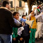 Los niños conscientes de lo que ocurre en su país.