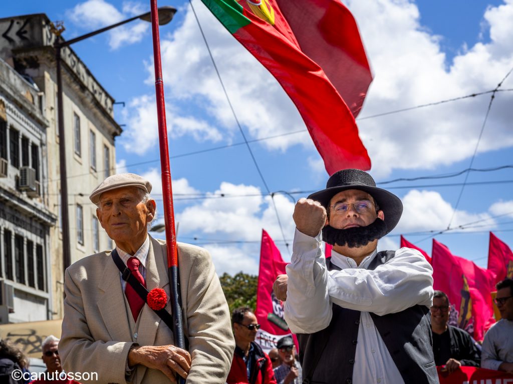La bandera signo del espíritu combativo del pueblo portugués.